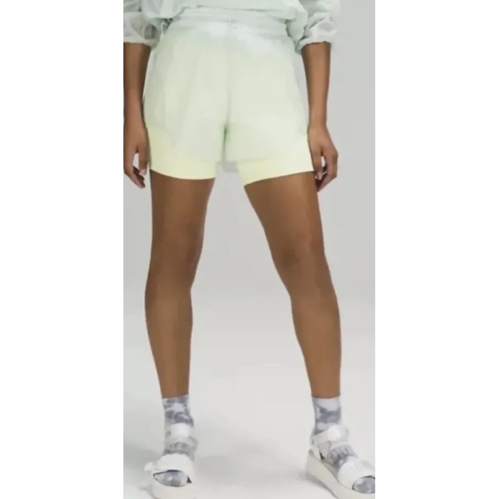 Lululemon Step Out High Rise Short 3" Inseam Packable Ocean Air Size: 6 - Picture 2 of 13